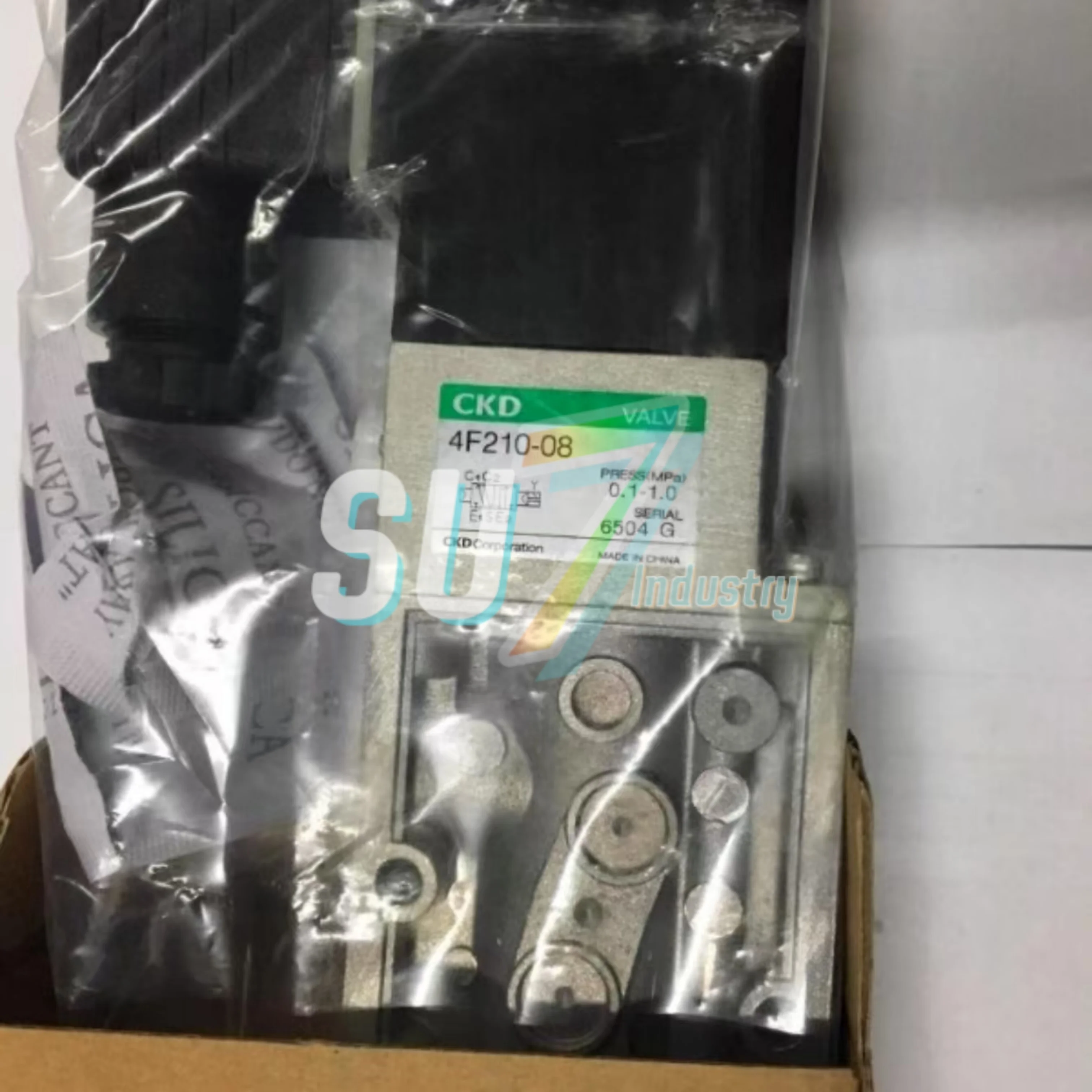 New In box   Solenoid Valve  4KB319-00-LS-DC24V   4F310-10 AC220V  4F210-08 AC110V  4GB430-10-B-3 DC24V