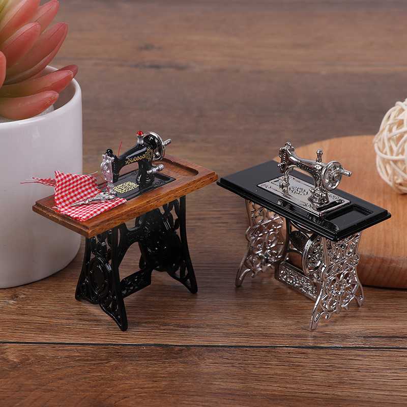 Muebles en miniatura para casa de muñecas, máquina de coser Retro, herramientas de tejer, modelo de decoración para casa de muñecas, muebles de simulación, 1:12