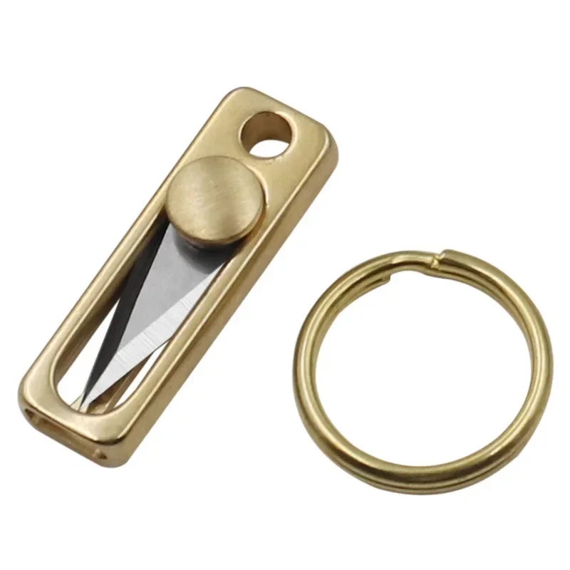 Mini coltello in ottone e acciaio inossidabile Coltello multiuso portatile Coltello di sicurezza di sopravvivenza Portachiavi Ciondolo Piccolo strumento Busta Apribottiglie