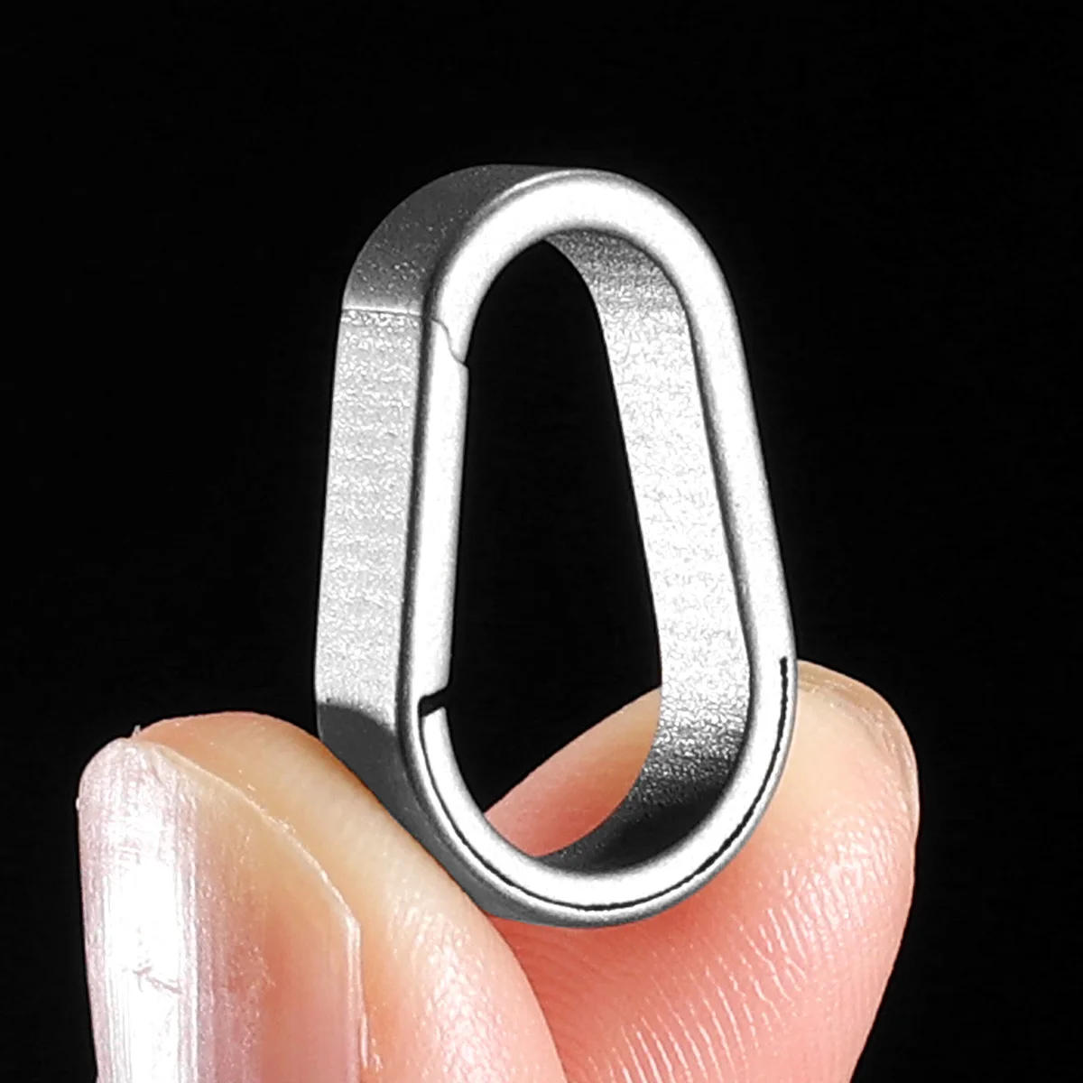 Luxury Titanium Key Ring Quickdraw Keychain Men Women Titanium for Car Key Rings Holder Lightweight EDC Carabiner Accessories