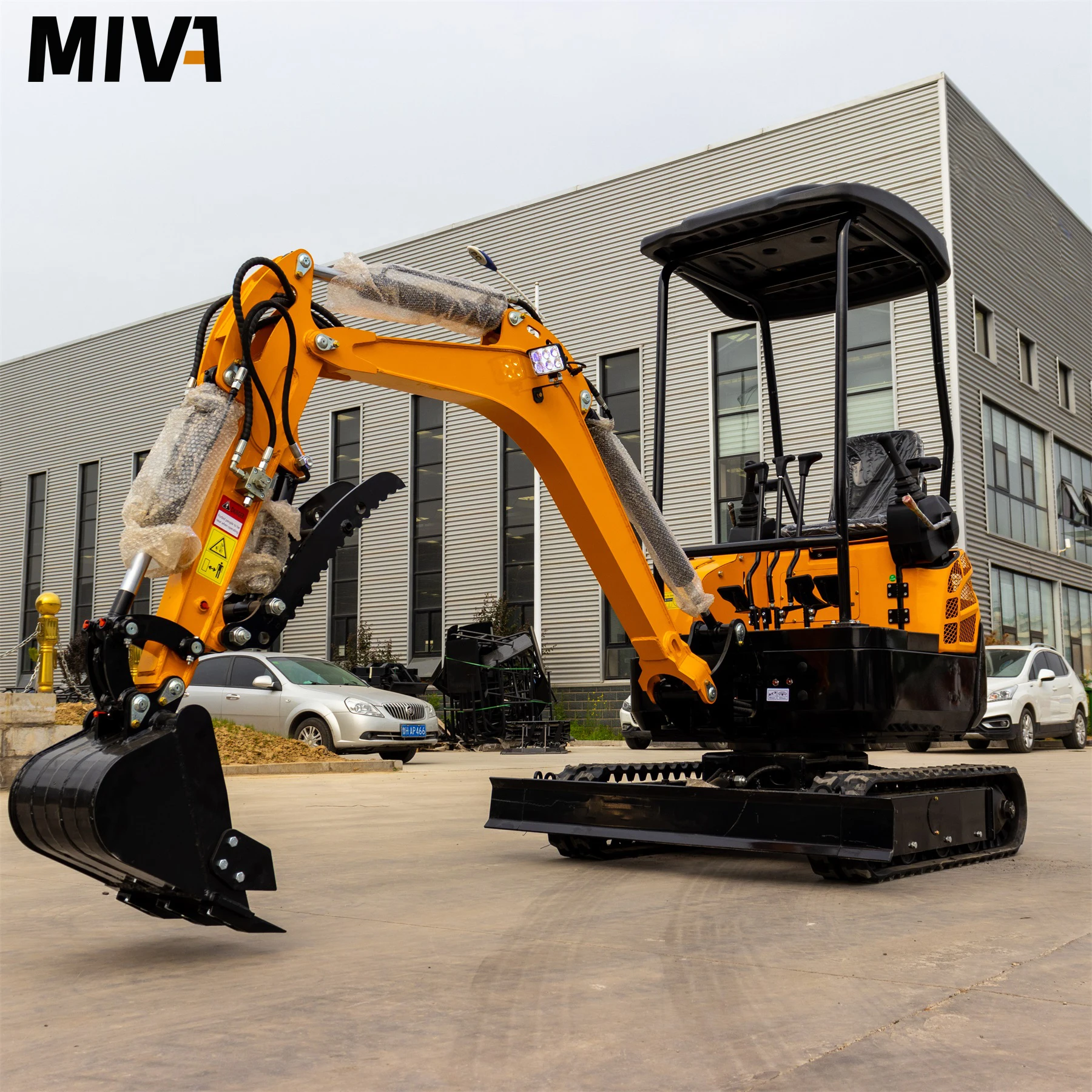 Excavadora pequeña de 1800kg, microexcavadora de cola cero, motor Kubota, micro miniexcavadora hidráulica sobre orugas de 1,8 toneladas, personalizada