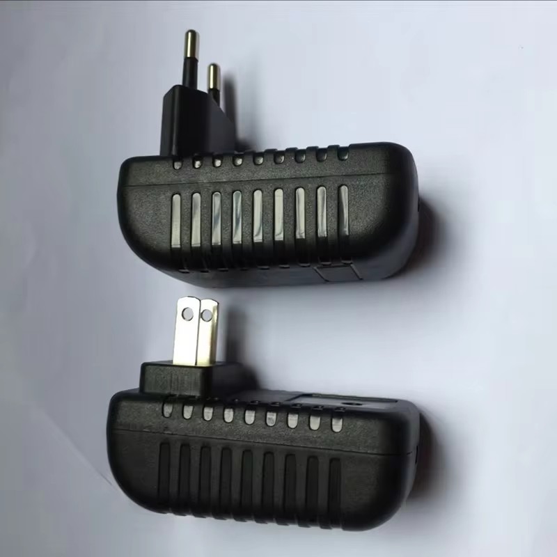 Punto oculto del contenedor seguro del cargador falso negro Adaptador de corriente del compartimiento del almacenamiento oculto Secret Home Diversion Stash Can