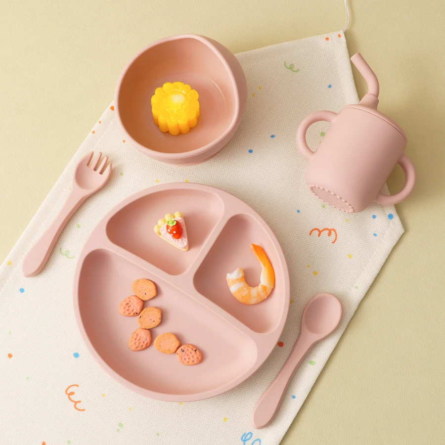 Novo conjunto de alimentação do bebê silicone livre bpa otário tigela pratos jantar prato palha copo colher garfos para crianças utensílios de mesa