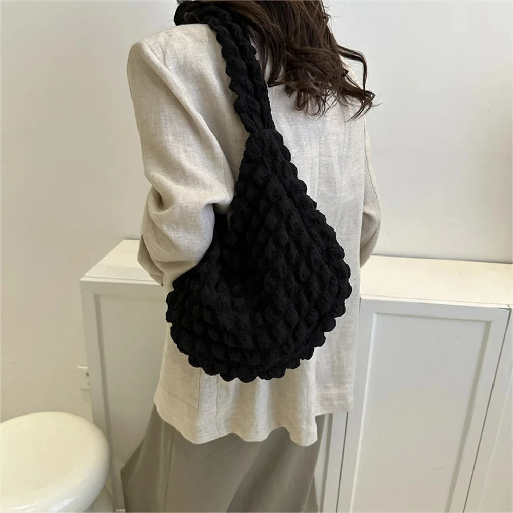 Umhängetasche mit plissiertem Design, bestickte karierte Umhängetasche, Unterarmtaschen, einfache gesteppte Tragetaschen mit großer Kapazität für Damen