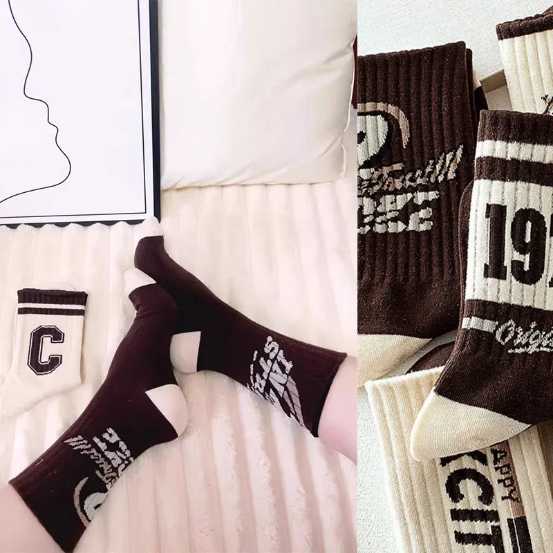 레트로 아메리칸 미드 라이즈 양말, 인스 스타일 캐주얼 스포츠, 농구 그래피티, 알파벳 패턴 양말, 여성, 1/5/8 쌍