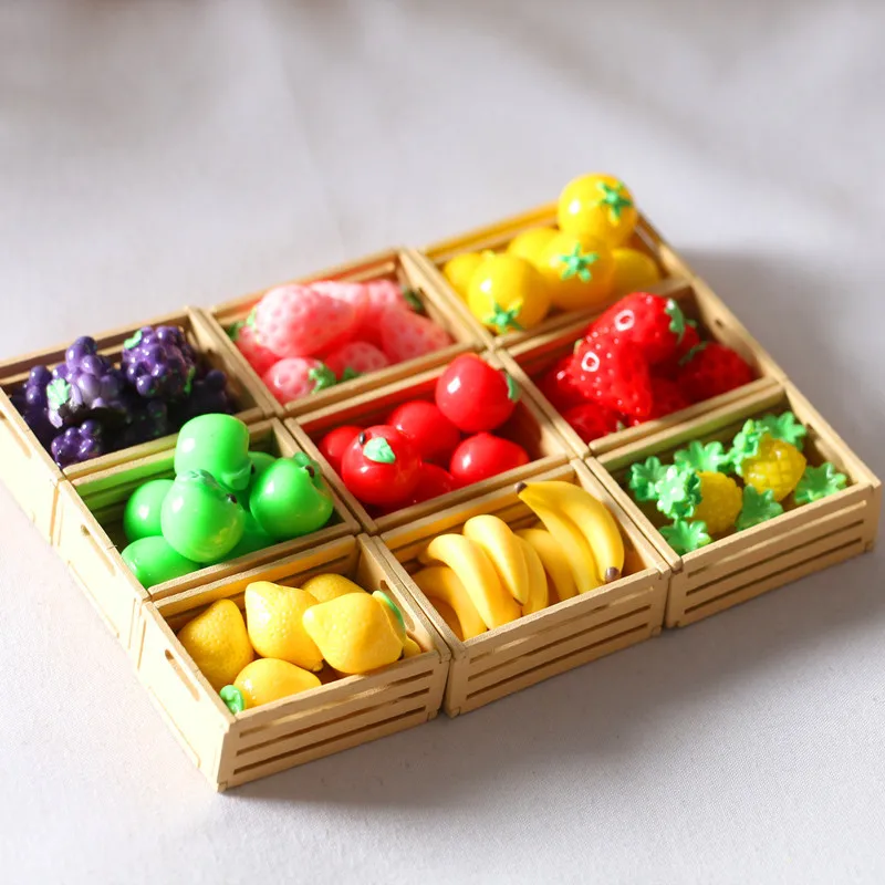 Mini Placa de fruta de simulación a escala 1/6, marco de madera, uva, plátano, fresa, manzana, casa de muñecas, juguetes de decoración de cocina, 1/12