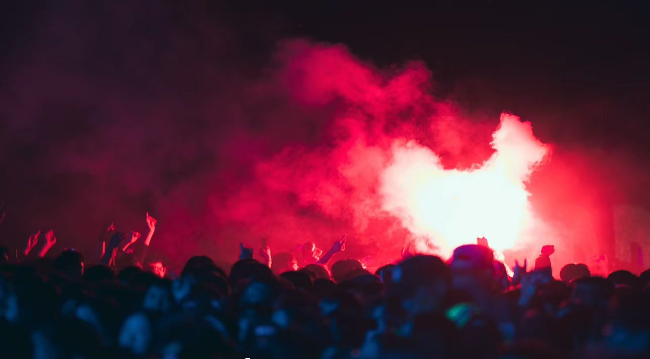 (Red Light Stick)Music Festival Handheld Signal Light Stick Lighting Emergency Outdoor Field Tactical Rescue Fire Extinguisher