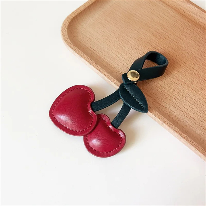 Keychain Cherry Pendant Chelsea Creative Bag Women Schoolbag Love Leather Bag Charm Accessories Vintage Versatile Bag Keychain