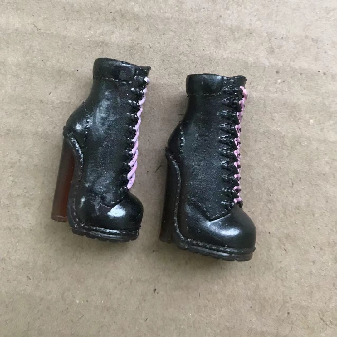 Chaussures originales pour mains de poupée, bottes, boucles d'oreilles, décors de remplacement, mains blanches, Beige et brunes, accessoires colorés pour poupée