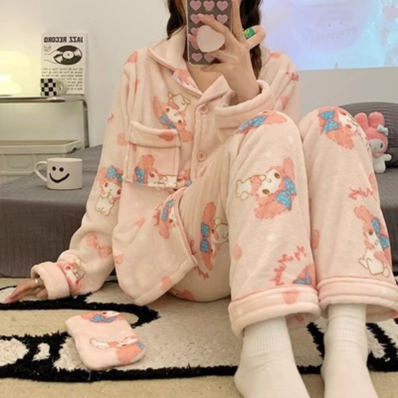 Sanrio Hello Kitty pijamas nuevos de invierno para mujer, conjunto de ropa de descanso dulce y cálida de lana coral con dibujos animados