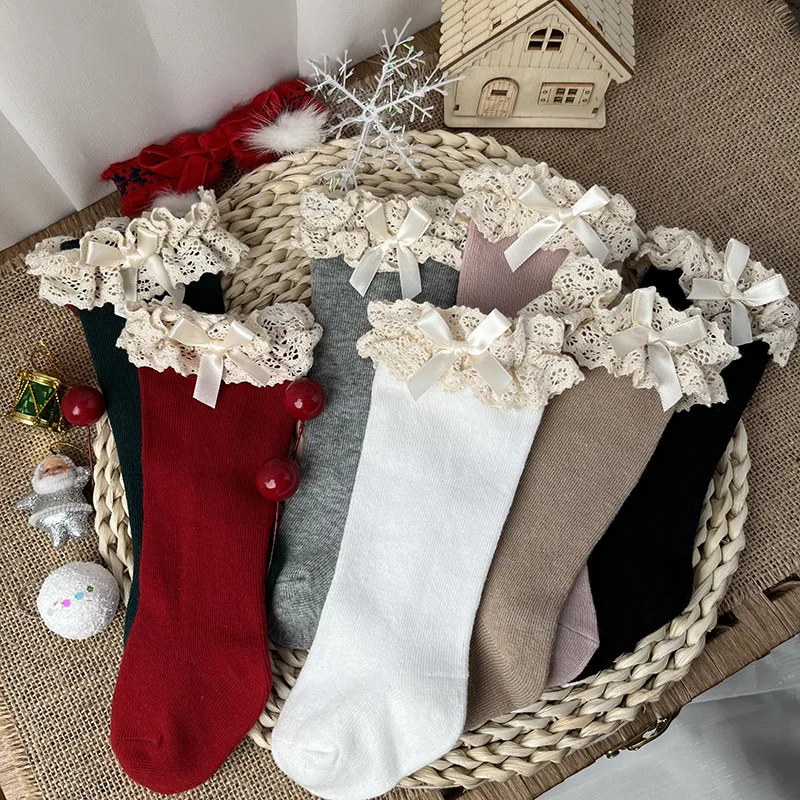 Nuevos calcetines hasta la rodilla de invierno y otoño para niñas, calcetines largos con volantes de encaje, calcetines de algodón para niños pequeños, calcetines de princesa de Navidad para 0-5 años