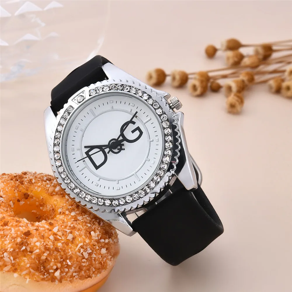 แบรนด์หรู DQG ผู้หญิงนาฬิกาสายหนัง Rhinestone Inlay Dial แฟชั่นนาฬิกาควอตซ์ผู้หญิงนาฬิกาของขวัญ