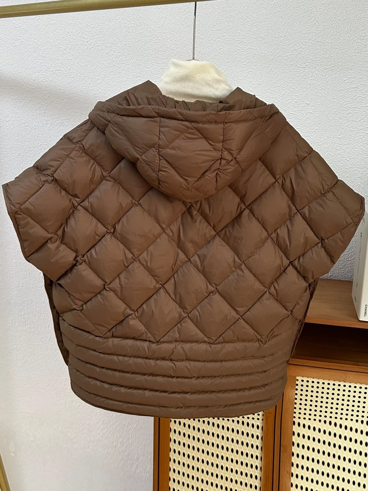 女性用ホワイトダックダウンコート、フード付きケープ、ノースリーブベスト、ジッパーフグジャケット、特大ストリートウェア、秋冬ファッション、2024 3o313