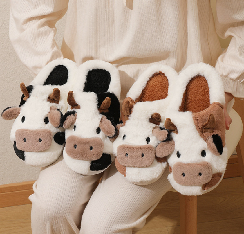 Pantoufles chaudes en peluche de vache de dessin animé neutre pour couples, pantoufles d'intérieur antidérapantes pour hommes et femmes, en coton pour la maison, nouvelle collection hiver