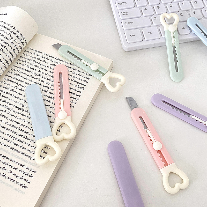 Kawaii Liebe Herz Allzweckmesser Papierschneider Tasche Mini Messer Sicherheitsbox Cutter Umschlagöffner Nachfüllbares koreanisches Briefpapier