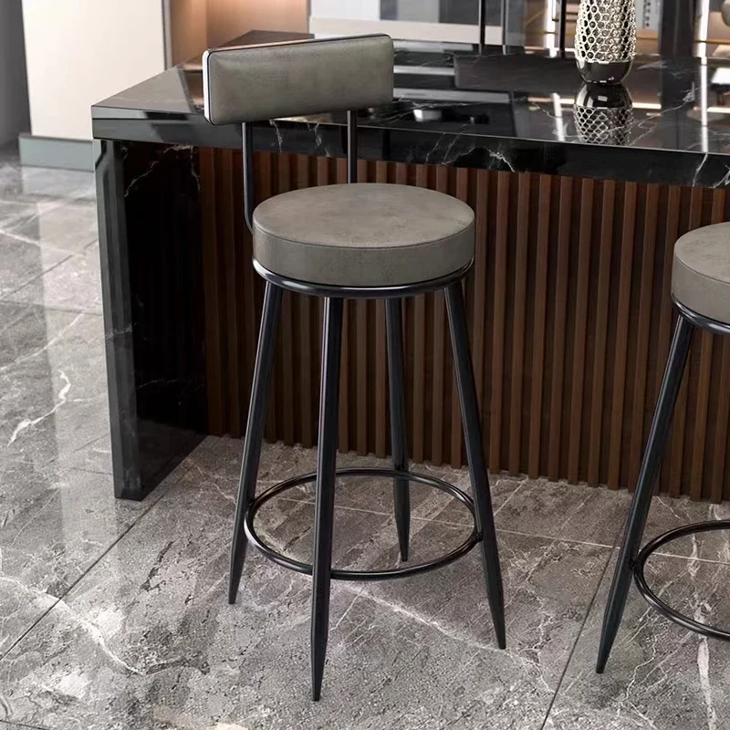 Schmiedeeiserner Barstuhl, hoher Hocker, Heimrückenlehne, Barhocker, Tisch, schwarz, hoher Retro-Bar-Hochstuhl