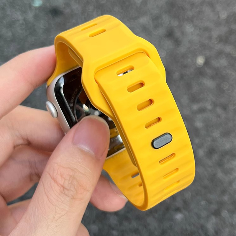 Strap For Apple Watch Band 49mm 44mm 45mm 41mm 40mm 42mm 38mm Soft Silicone sport Bracelet iwatch Serise 8 7 SE 6 5 9 Ultra 49mm