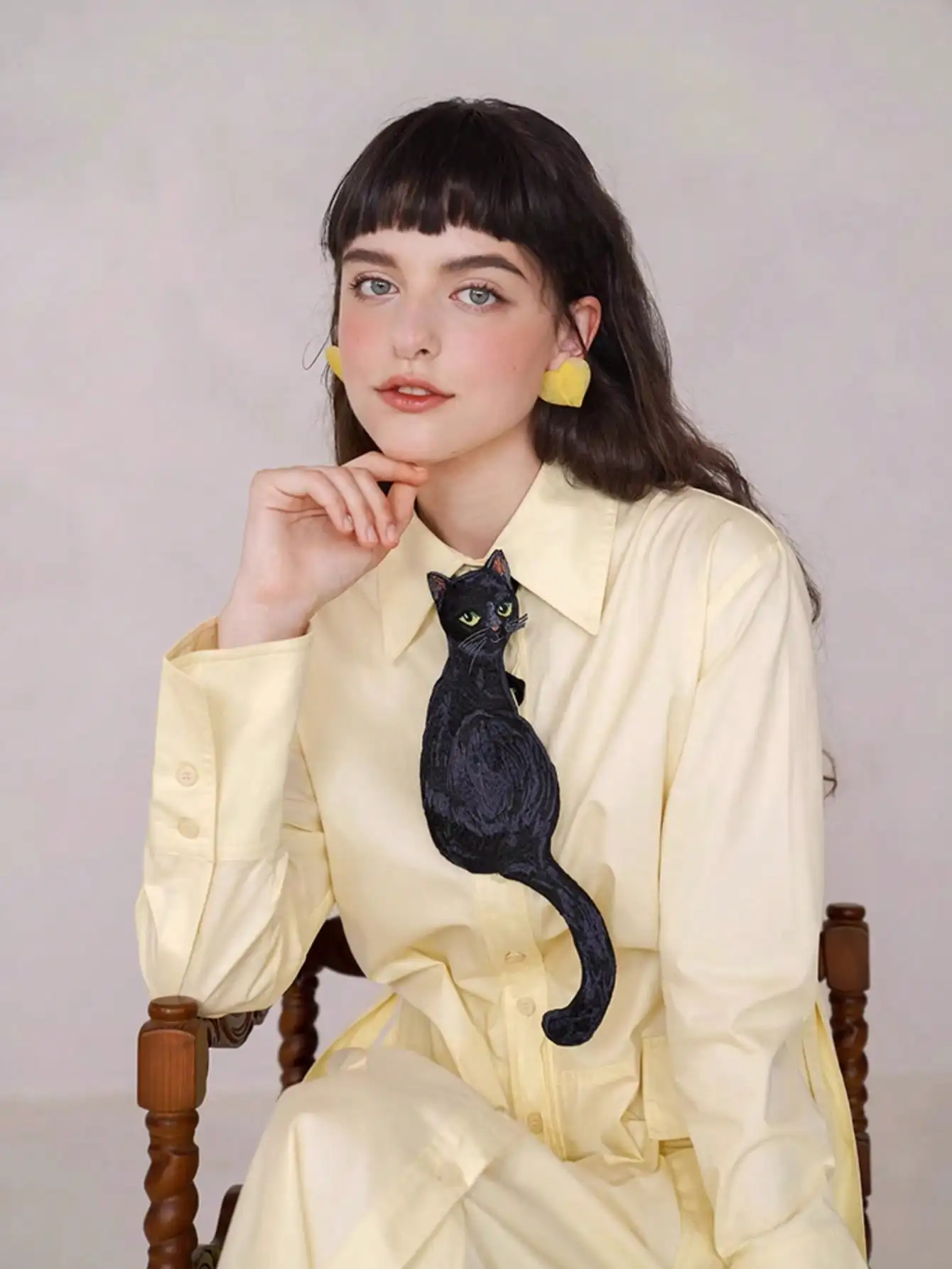 A Original Niche Design Cat Bohemian French Retro Design Tie Spring, Summer, Autumn and Winter Personalized Knot-Free Matchinging Shirt and Tie Suitable for Party Festivals