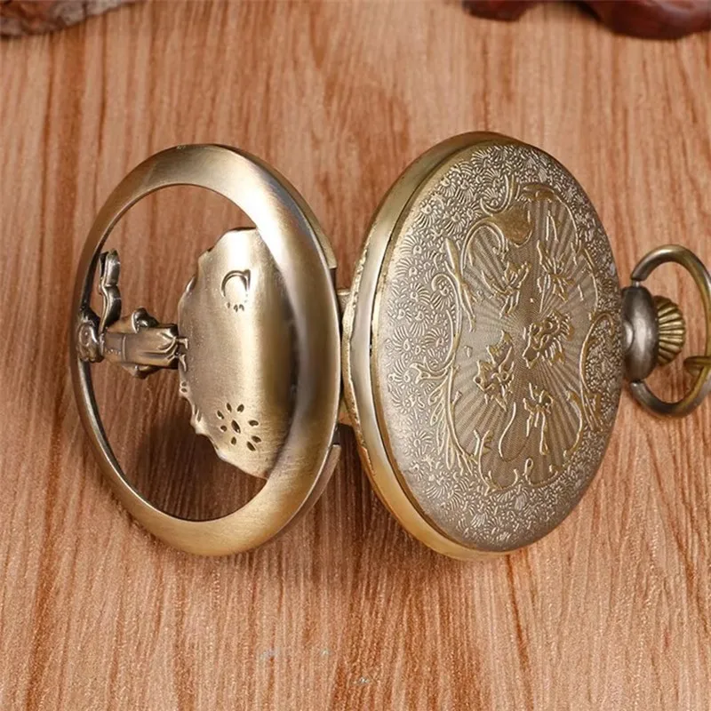 Relógio de bolso com pingente de colar do pequeno príncipe com design oco de bronze vintage