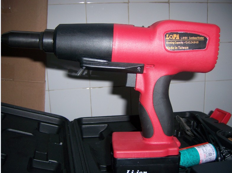 Pistolas de rebite cegas elétricas de carregamento de lítio pistola de rebitagem dc 14.4v pistola de rebitagem de núcleo rápido XDL-200M