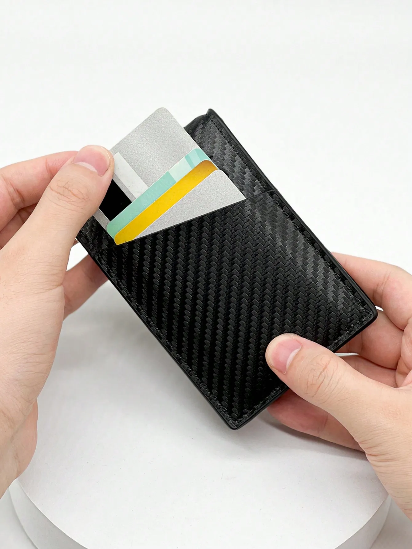 กระเป๋าสตางค์ผู้ชายคาร์บอนไฟเบอร์ RFID พร้อมช่องใส่บัตรและธนบัตร  แบบบาง ขนาดเล็ก สีดำ