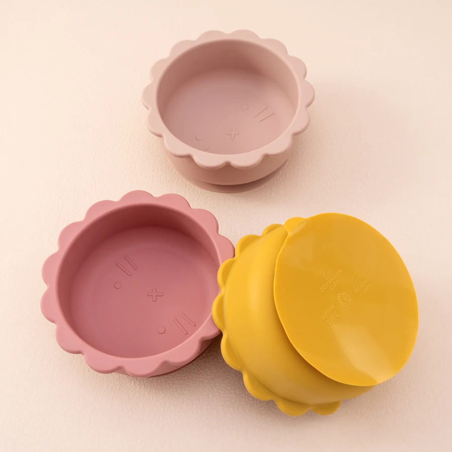 1PC ชามซิลิโคนเด็กน่ารักการ์ตูนรูปสิงโตชุดอาหารเด็กสีทึบเก็บอาหารเด็ก BPA ฟรีดูดถาดอาหารเด็ก