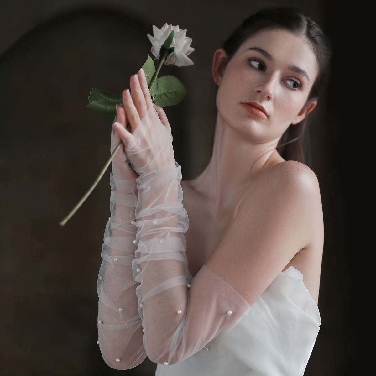 WG052 งานแต่งงาน Fingerless สีขาว/สีดําถุงมือยาว Tulle ไข่มุกเจ้าสาวเพื่อนเจ้าสาว Sleevelet ผู้หญิงประกวดพรหม Handschuh