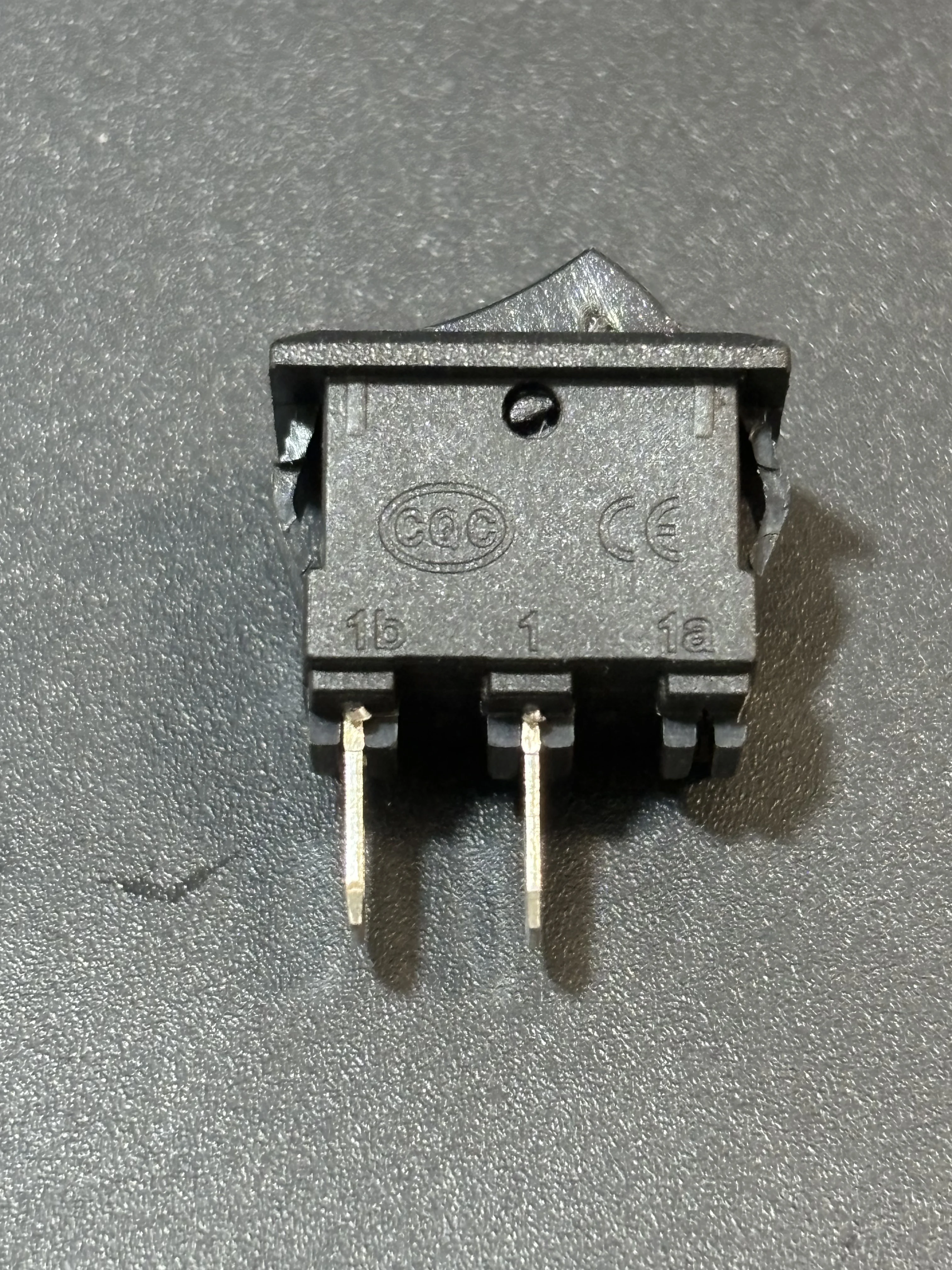 15PCS Mini Rocker Switch SPST สีดําสีขาวและสีแดง Quick สายไฟปุ่มสวิทช์ AC250V3A/125V6A 2 Pin I/10*15 มม.ON-OFF Rocker