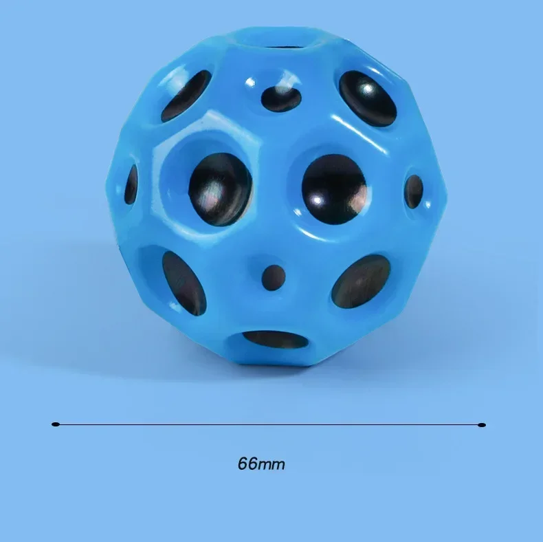 ลูกสุนัขความยืดหยุ่นสูง Hole Ball Soft Bouncy Ball Anti-Fall Moon Shape มีรูพรุน Bouncy Ball กีฬากลางแจ้ง ERGONOMIC บีบของเล่น