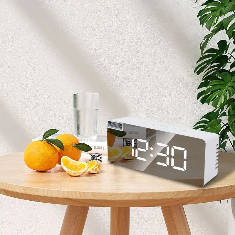 Reloj despertador digital Reloj de escritorio electrónico LED con temperatura para dormitorio, hogar, oficina, adolescentes y niños