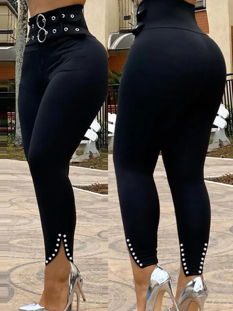 Röhrenhose mit O-Ring-Schlitz und Perlenösen
