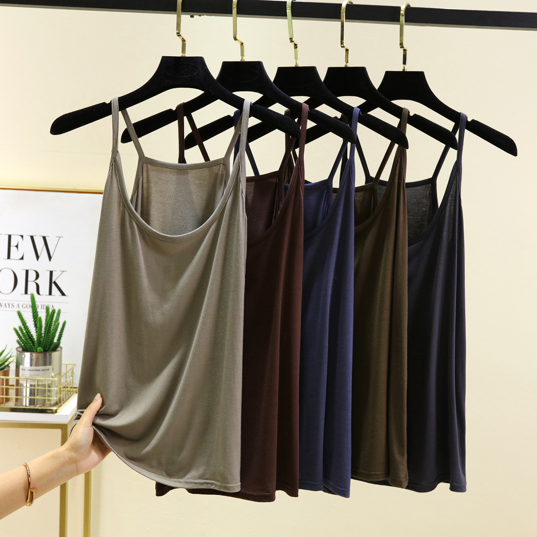 Plus Größe L bis 6XL Modal Camis O-Ausschnitt Spaghettiträger Tops Loose Bottom Camisole einfarbig Ärmelloses Tanktop, alles passend