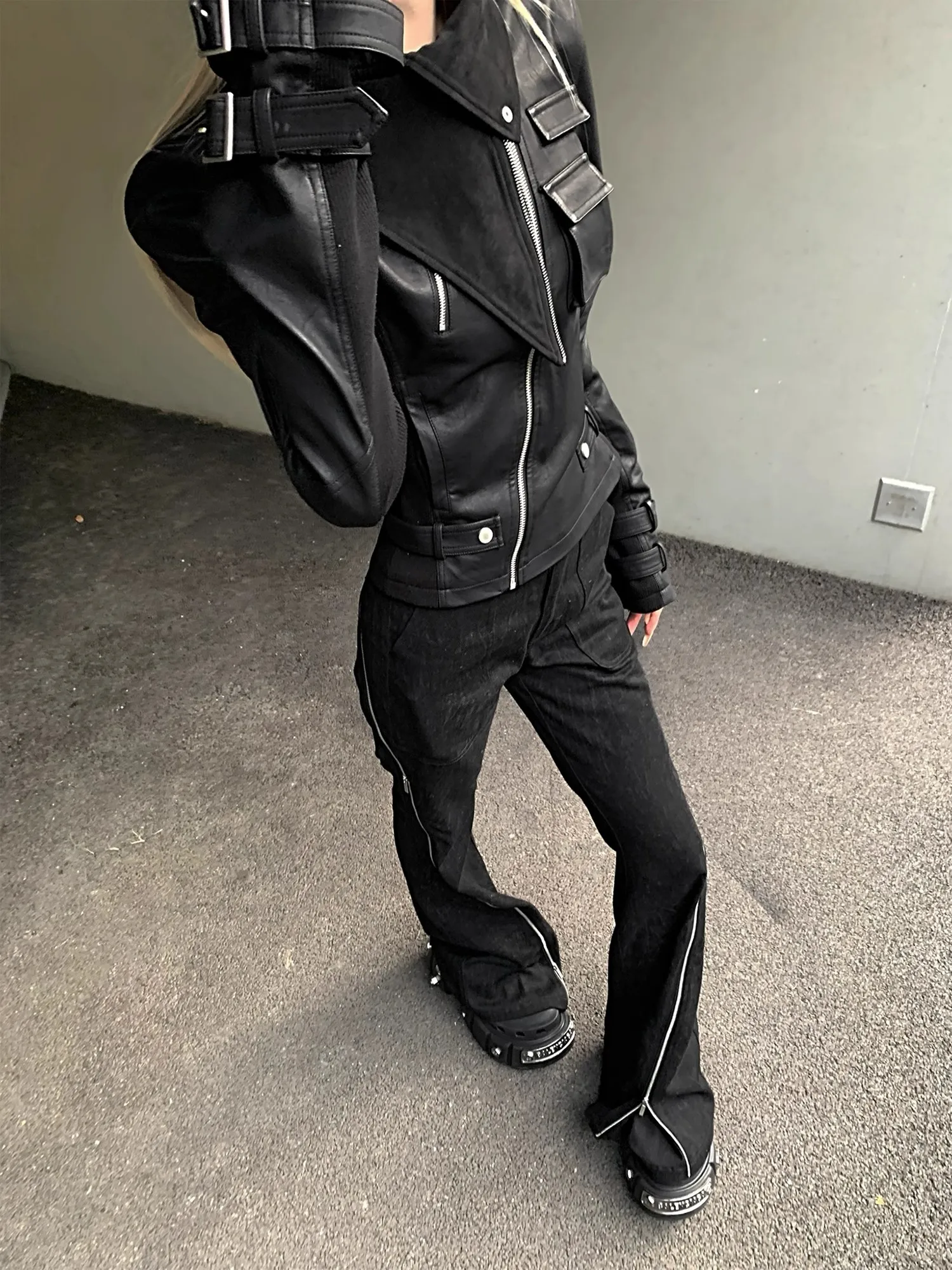 Lautaro Frühling Herbst Coole Hübsche Kurze Schwarze Ausgestattet Pu Leder Jacke Frauen Langarm Zip Up Luxus Designer Kleidung 2025