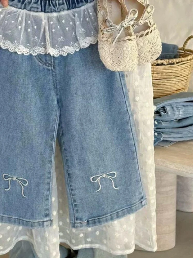 Roupas Infantis Estilo Coreano para Meninas, Calças de Perna Larga em Jeans Azul Bebê com Detalhes em Renda, 00% Aodão