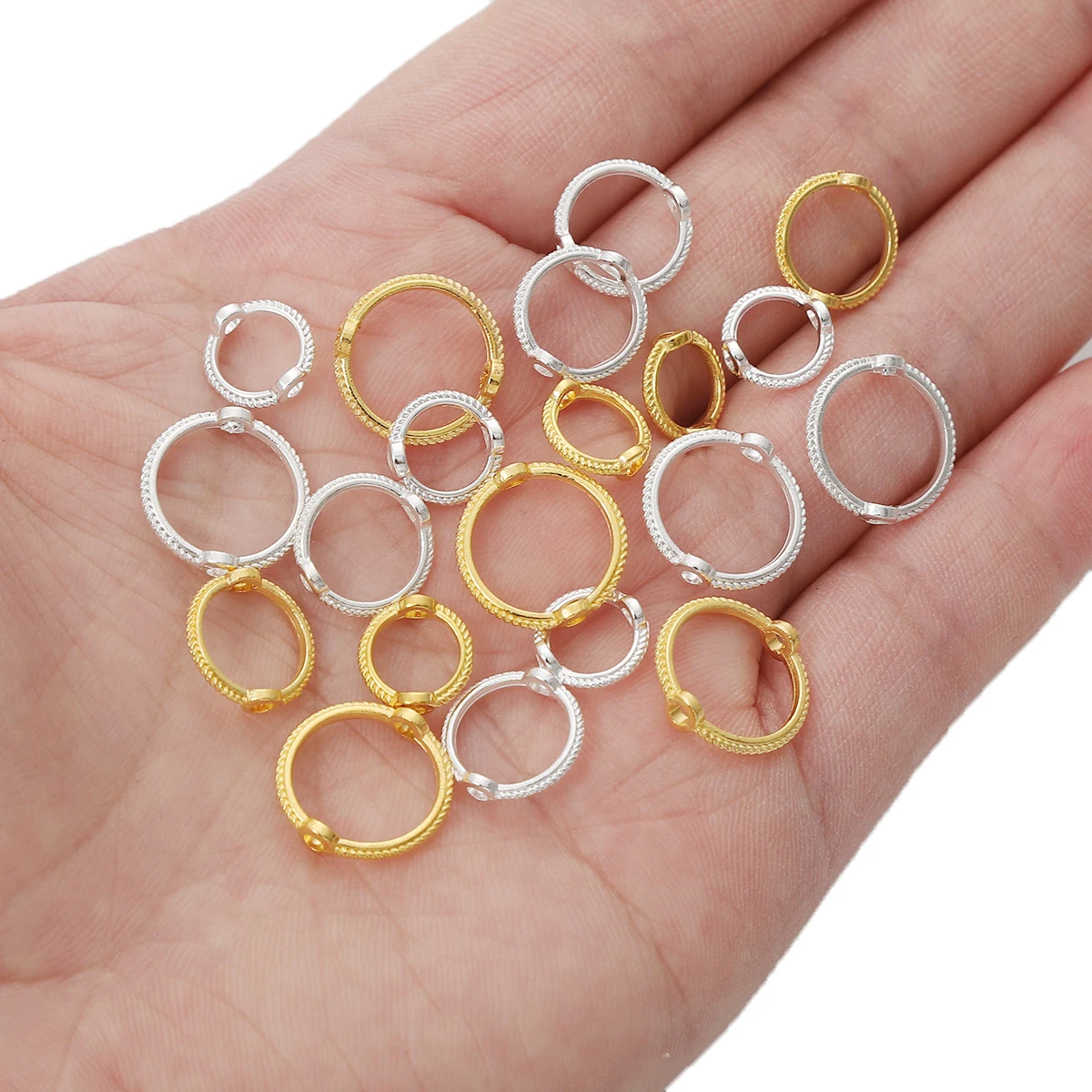 Über 50 Stück Legierungs-Spitzenperlen-Set mit Farbretention, modischer Taschenperlenring, Doppelloch-Perlenring, handgefertigte Schnurperlen-DIY-Klammer