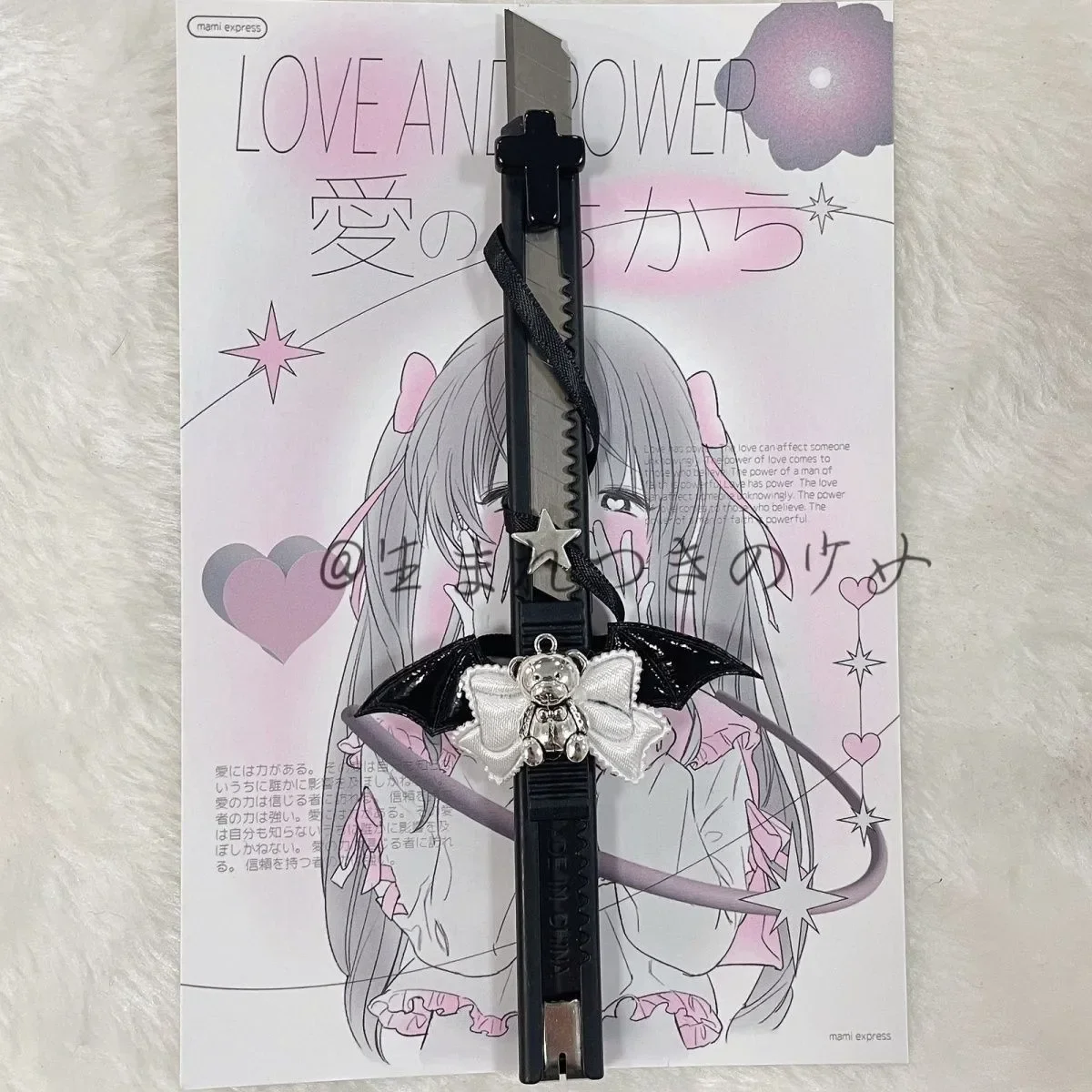 1Pc Y2K Chic Dark Devil Wings Coltello multiuso fatto a mano Sweet Cool Girl Express Box Tagliacarte Coltello da tasca per taglierina di carta da ufficio