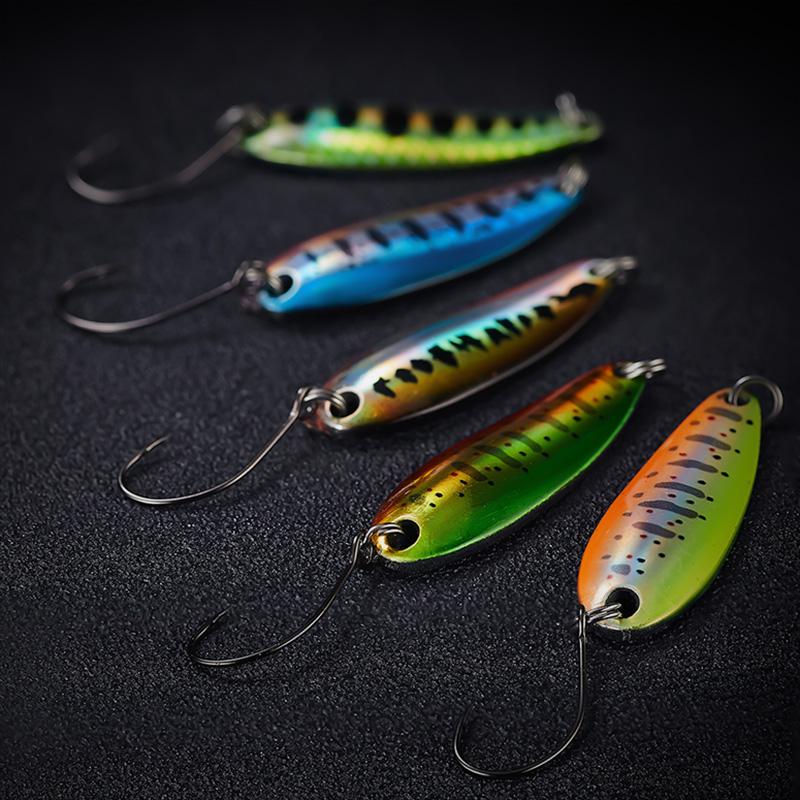 Señuelo con cuchara de Metal para pesca, cebo para trucha, cucharas para lubina, cuchara giratoria de lentejuelas duras pequeñas, 2g/2,5g/3,5g/4,5g con anzuelo Mustad