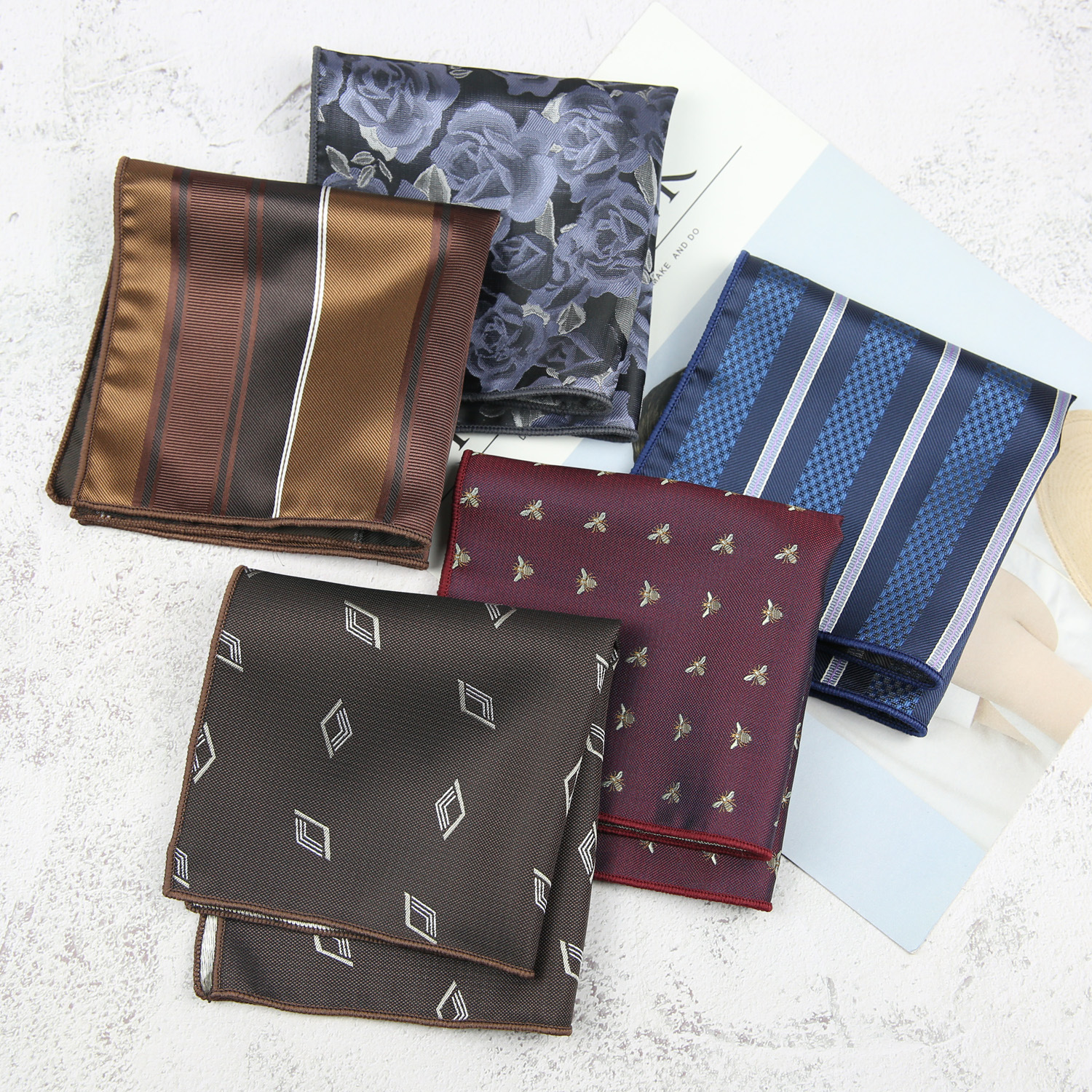 ผ้าเช็ดหน้าลายทางลายกระเป๋าผ้าขนหนูเล็กใยโพลีเอสเตอร์23ซม. สำหรับผู้ชายผ้าเช็ดหน้าลายทางสีน้ำเงินเข้มสีแดงเข้ม