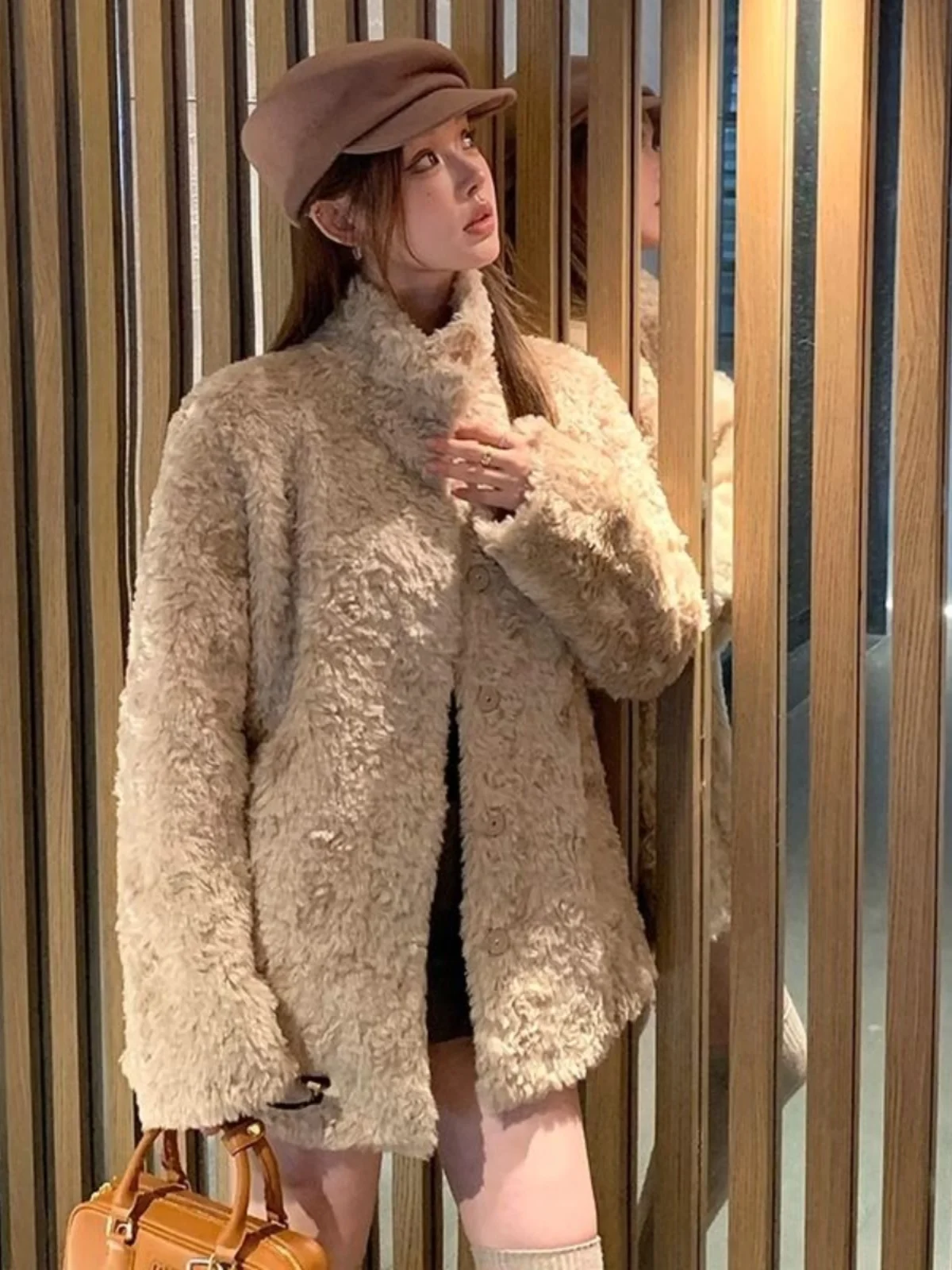 冬 2024 新しい環境に優しいショート肥厚ラムファージャケットスタンドカラー韓国スタイルの女性のファッション通勤コート