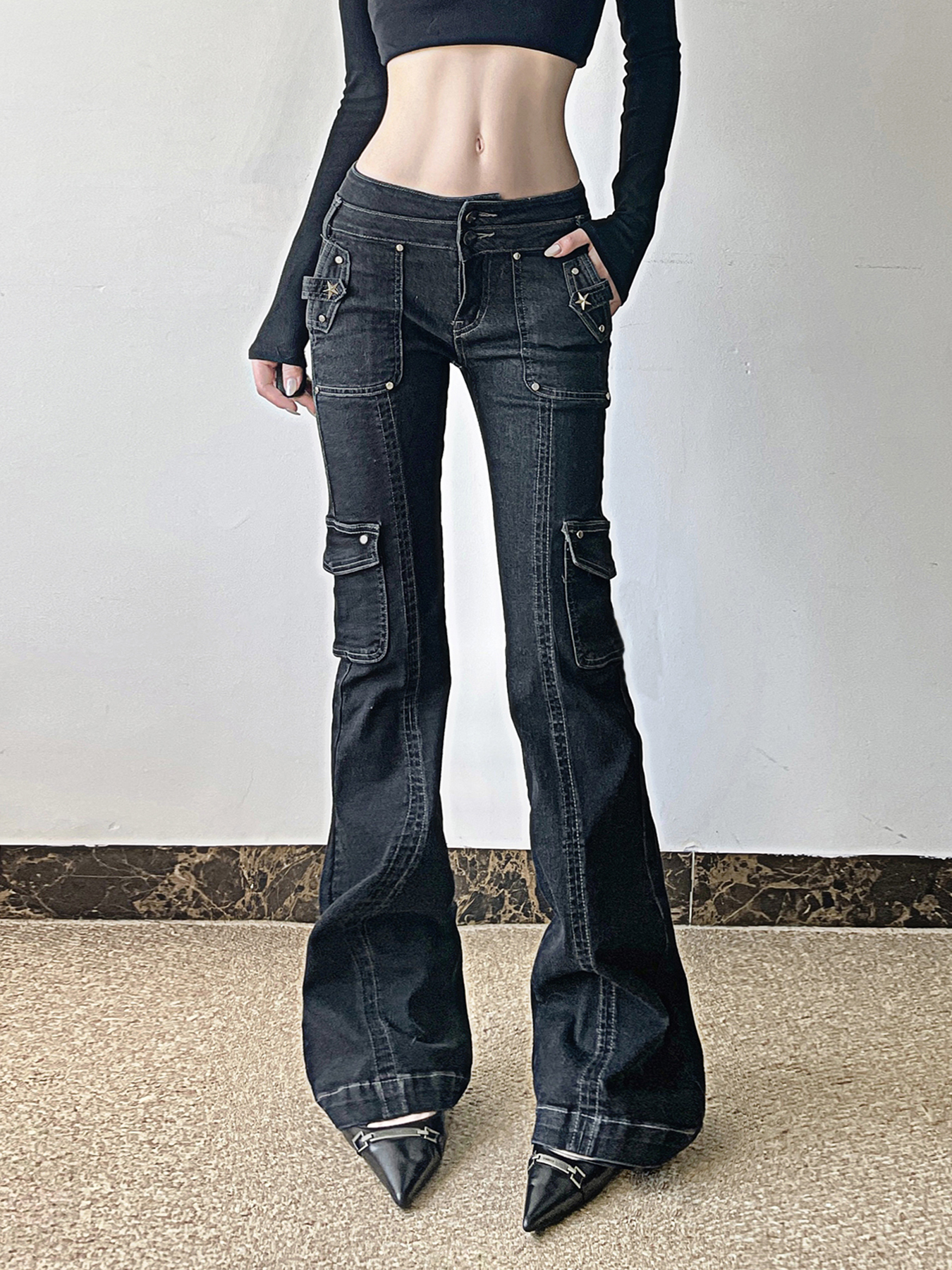 Weekeep Punk-Stil sternförmige Nietenjeans Low Rise Multi-Taschen Patchwork Denim Cargohose koreanische Mode Hippie ausgestellte Jeans