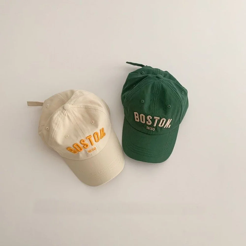Kinderhoeden Jongens en meisjes Vier seizoenen Koreaanse versie van de geborduurde letters Eend Tong Cap Mode Baby Baseball Cap