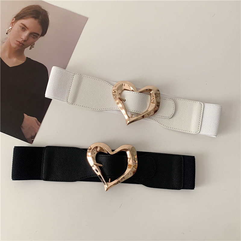 Nuevas fajas anchas de moda para mujer, cinturones elásticos sólidos para mujer, señora Rock negro, corazón grande dorado, hebilla, cinturón, sellos de cintura para fiesta