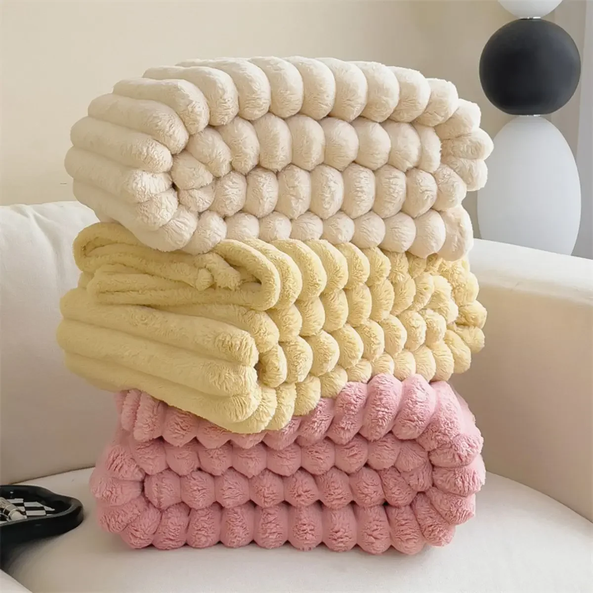 New Artificial Rabbit Plush Autumn Warm Blankets for Beds Soft Coral Fleece Sofa Throw Blanket Comfortable Thicken Bed Sheet
