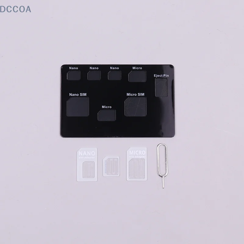 W zestawie w smukłe etui na karty SIM i etui na karty Microsd i przypinka do telefonu