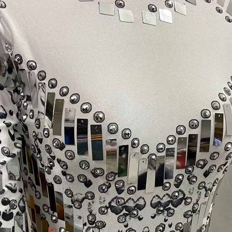 Spiegel-Party-Abendkleid. Maßgeschneiderte Produkte bieten keinen Kundendienst
