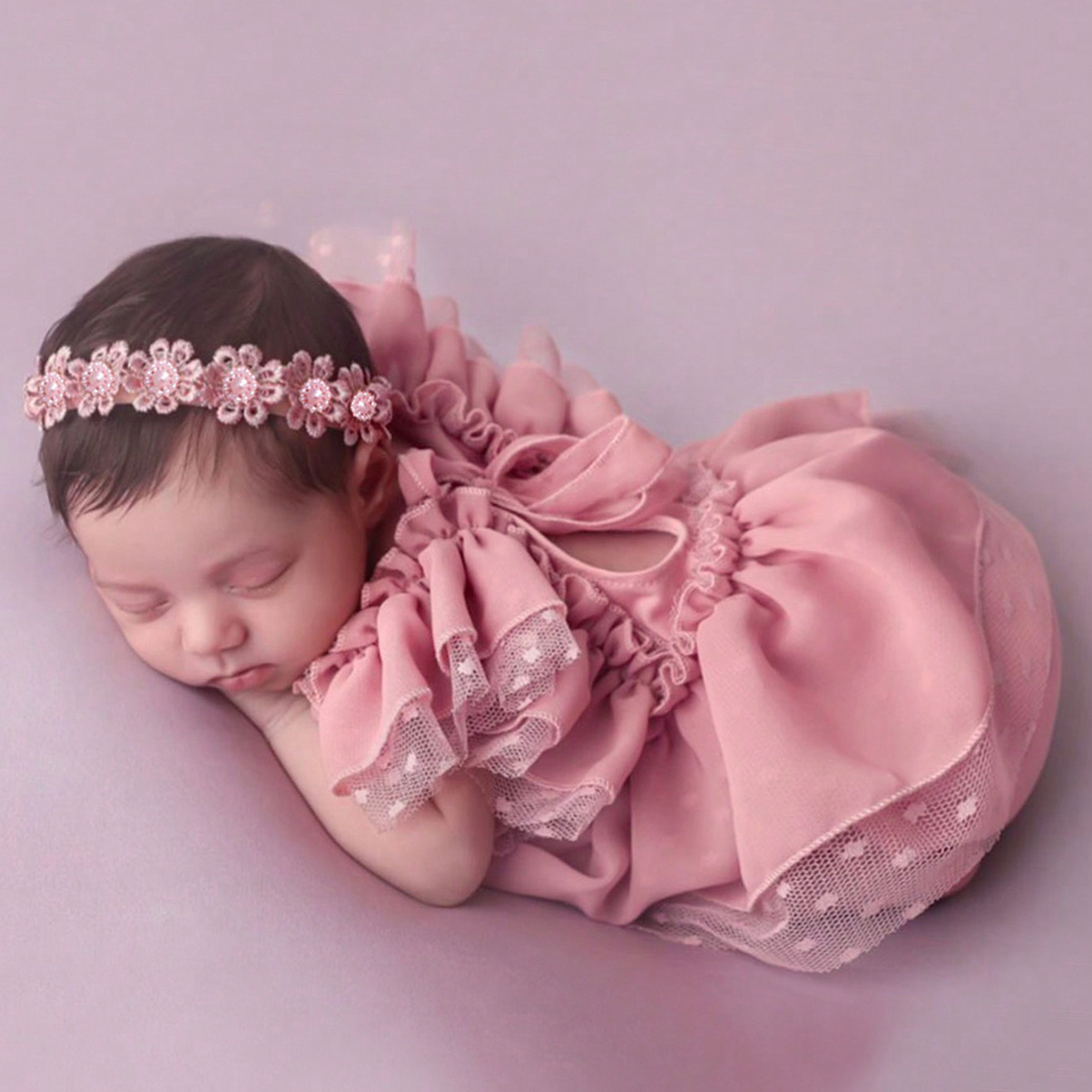 Ylsteed Conjunto de 2 peças de macacão para recém-nascidos de chiffon rosa empoeirado com faixa de cabelo com laço e renda de bolinhas para fotografia de bebê