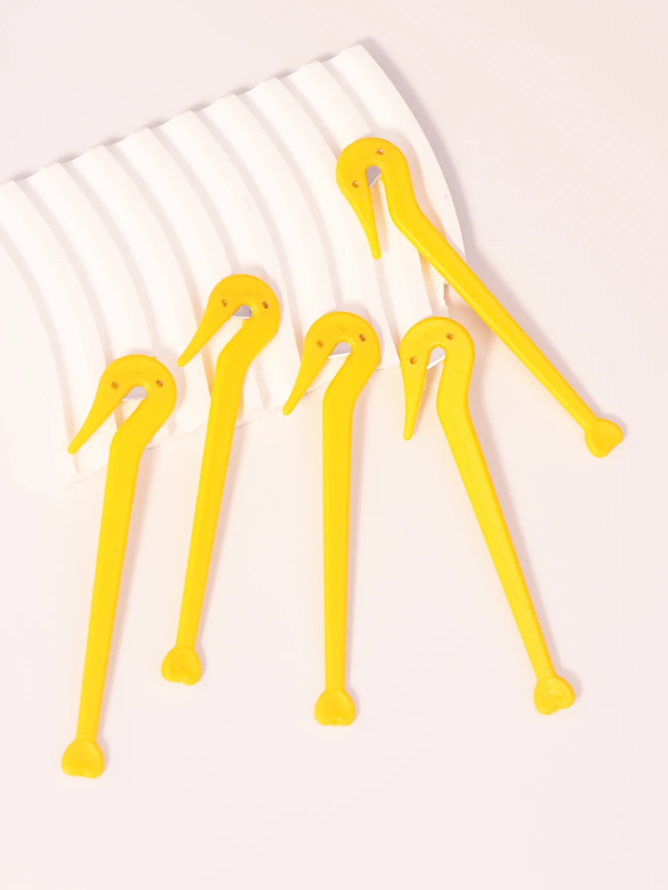 1PC 헤어 밴드 고무 커터 소녀 DIY 스타일링 모자를 쓰고 있죠 밴드 절단 도구 헤어 타이 리무버 절단 칼 살롱 헤어 스타일링 도구