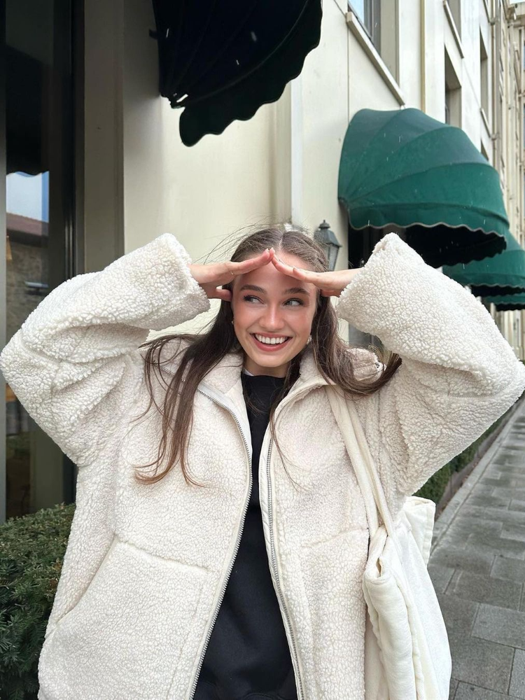 Chaqueta corta de lana de cordero para mujer, abrigo cálido de manga larga con cremallera y bolsillo, ropa de calle elegante, moda de invierno