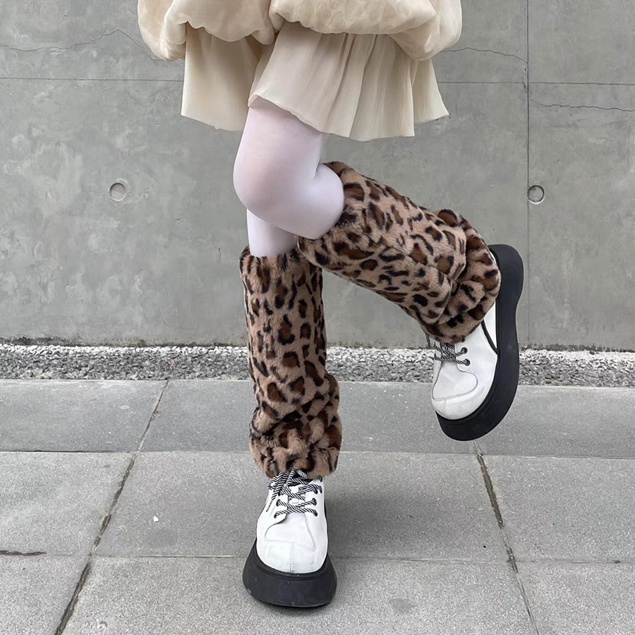 Der neue Trend der Y2k Hot Girl Beinabdeckung mit Leopardenmuster, Herbst und Winter, Kunstleder, warme Beinabdeckung, ausgestellte Plüschsocken