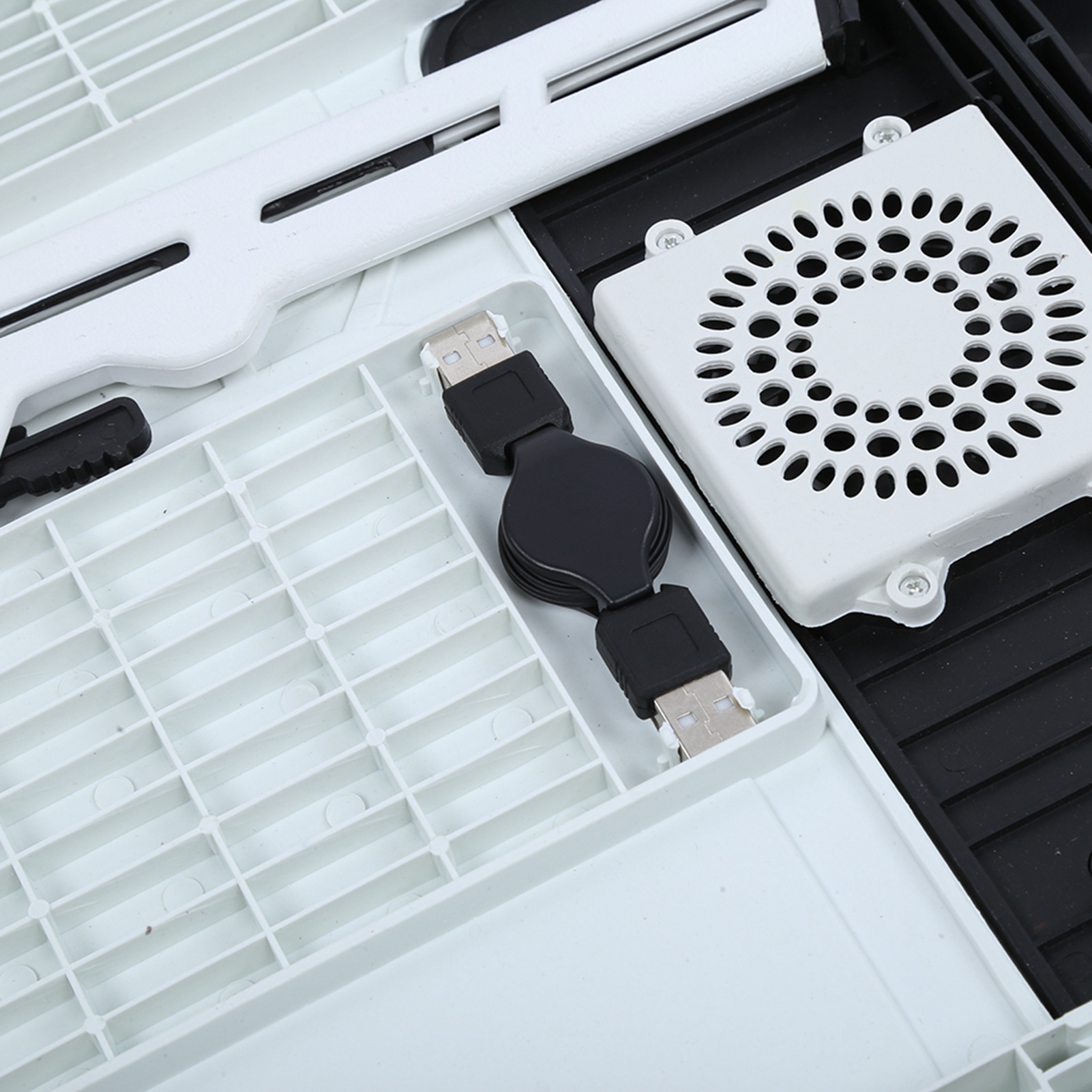 Adjustable Laptop Desk Laptop Notebook PC Folding Portable Car Bed Sofa Desk Stand Table Tray Cool Fan Lightweight Laptop Desk